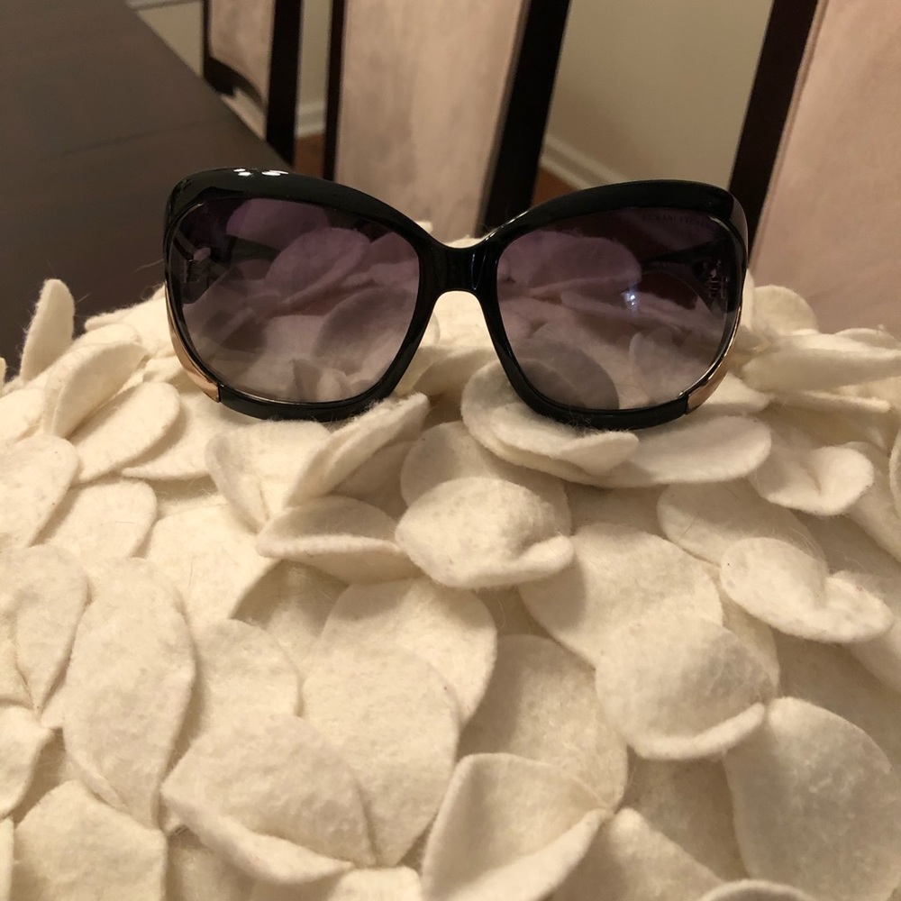 Armani Exchange fashionable sunglasses